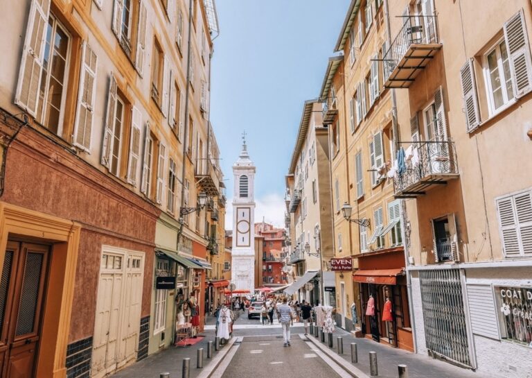 Learn French in 3 months- A Guide