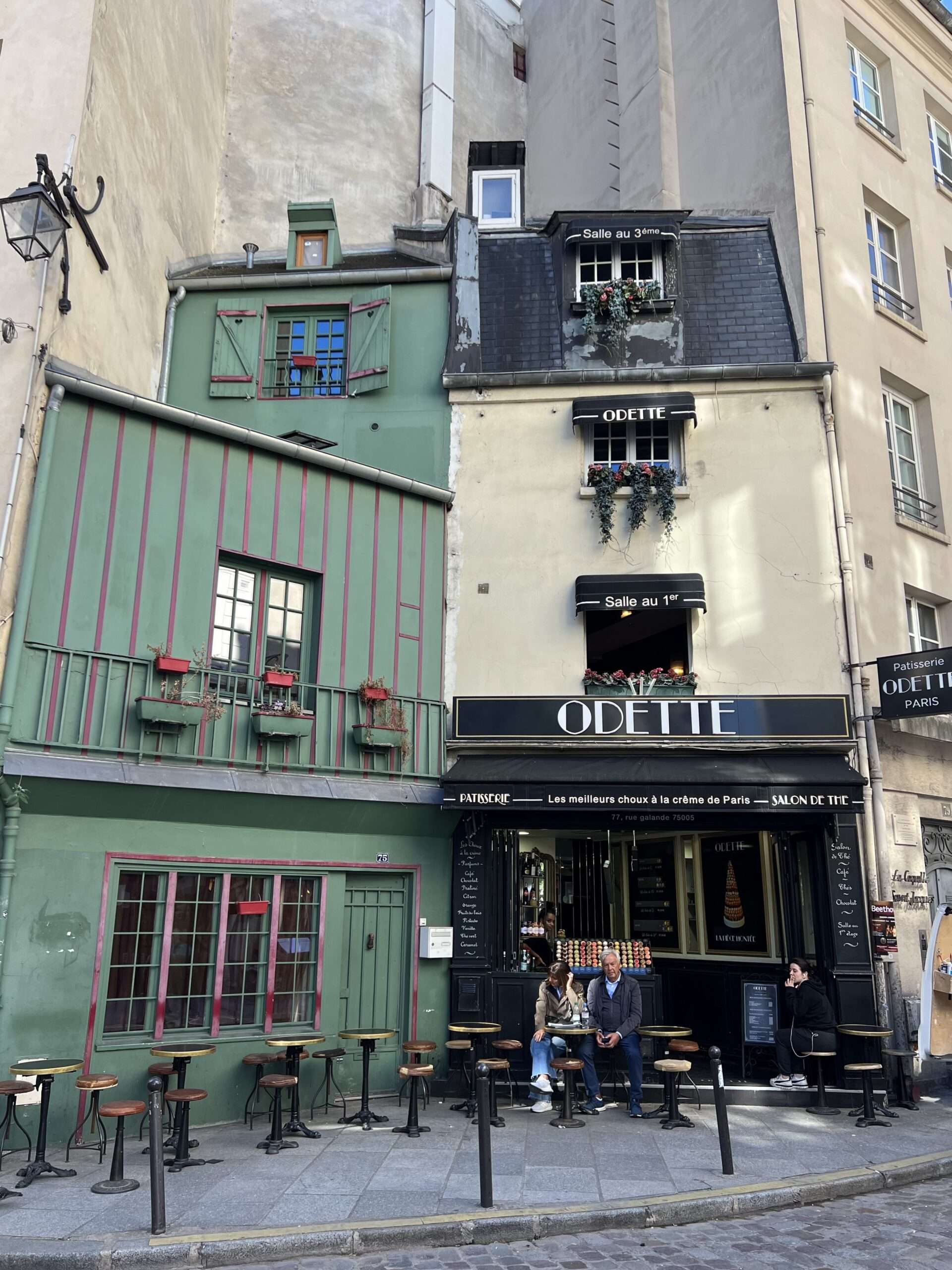 Odette Paris and its Choux Pastries - Croissants and Cafes